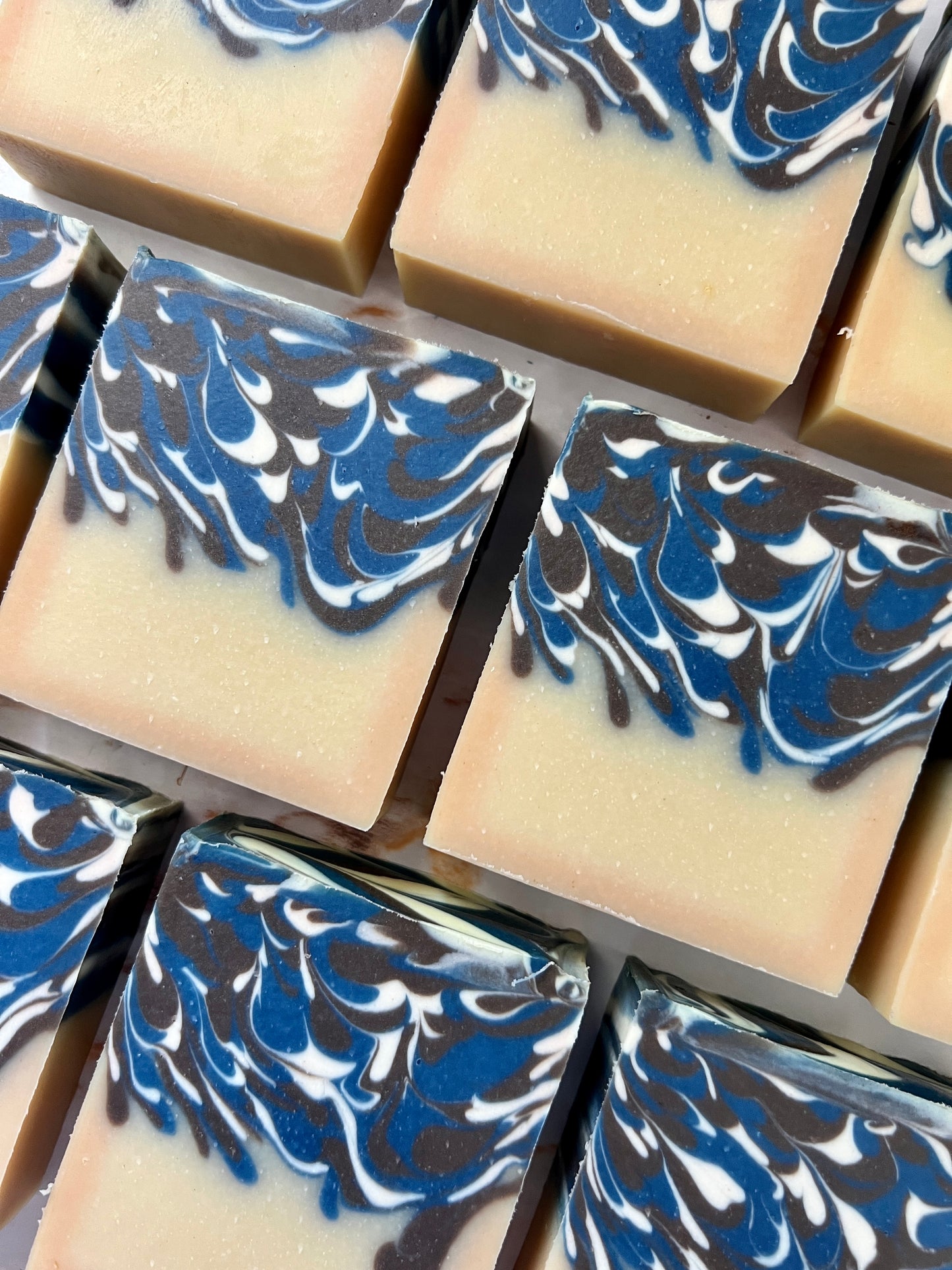 SOPHISTICATION AND CLASS- BOURBON BERGAMOT LEATHER